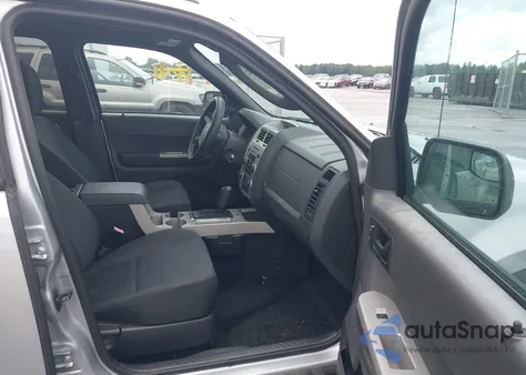 2011 Ford Escape Xlt z USA, uszkodzony, nr VIN 1FMCU9DG8BKC52742